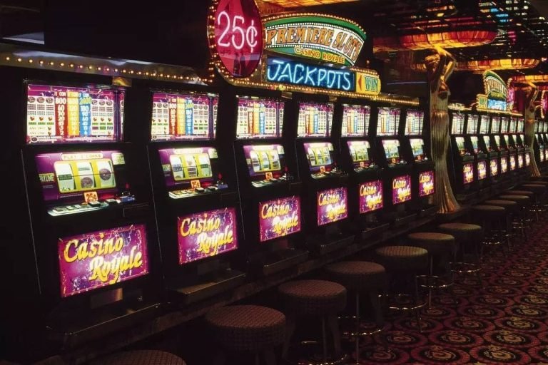 Suasana eksklusif ruang VIP Live Casino rara22 dengan meja premium dan dealer profesional